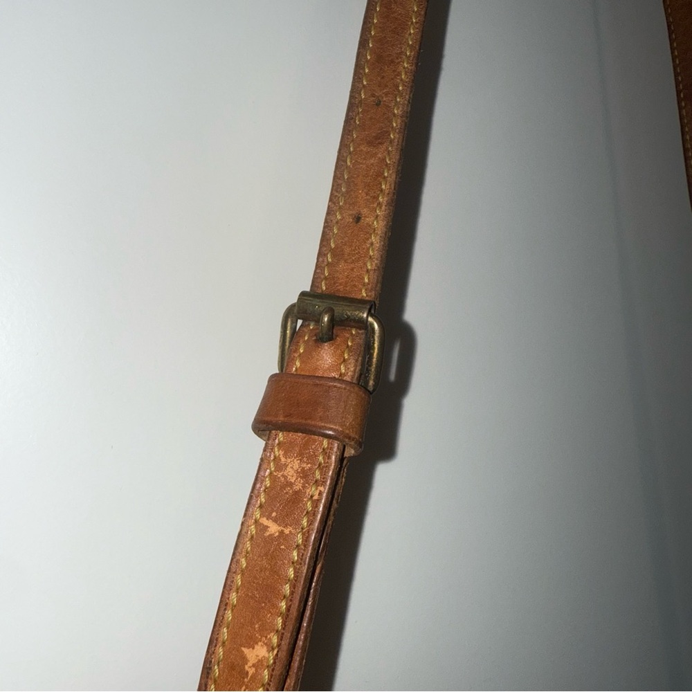 AUTHENTIC Louis Vuitton Trocadero 27 Crossbody Bag - Picture 6 of 16